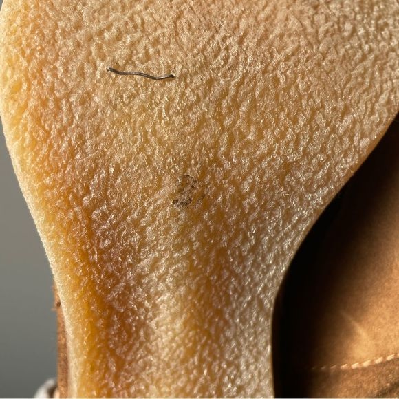 *SOLD* Vintage Y2K Browns tan and cream suede & shearling heeled boots 37 - Picture 12 of 15